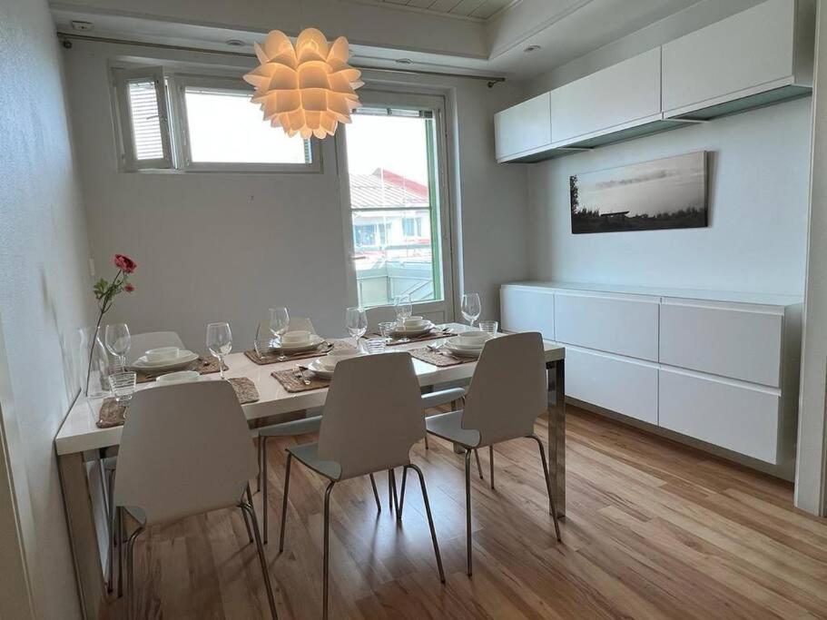 Spacious And Stylish Penthouse In Downtown Rovaniemi Exterior foto